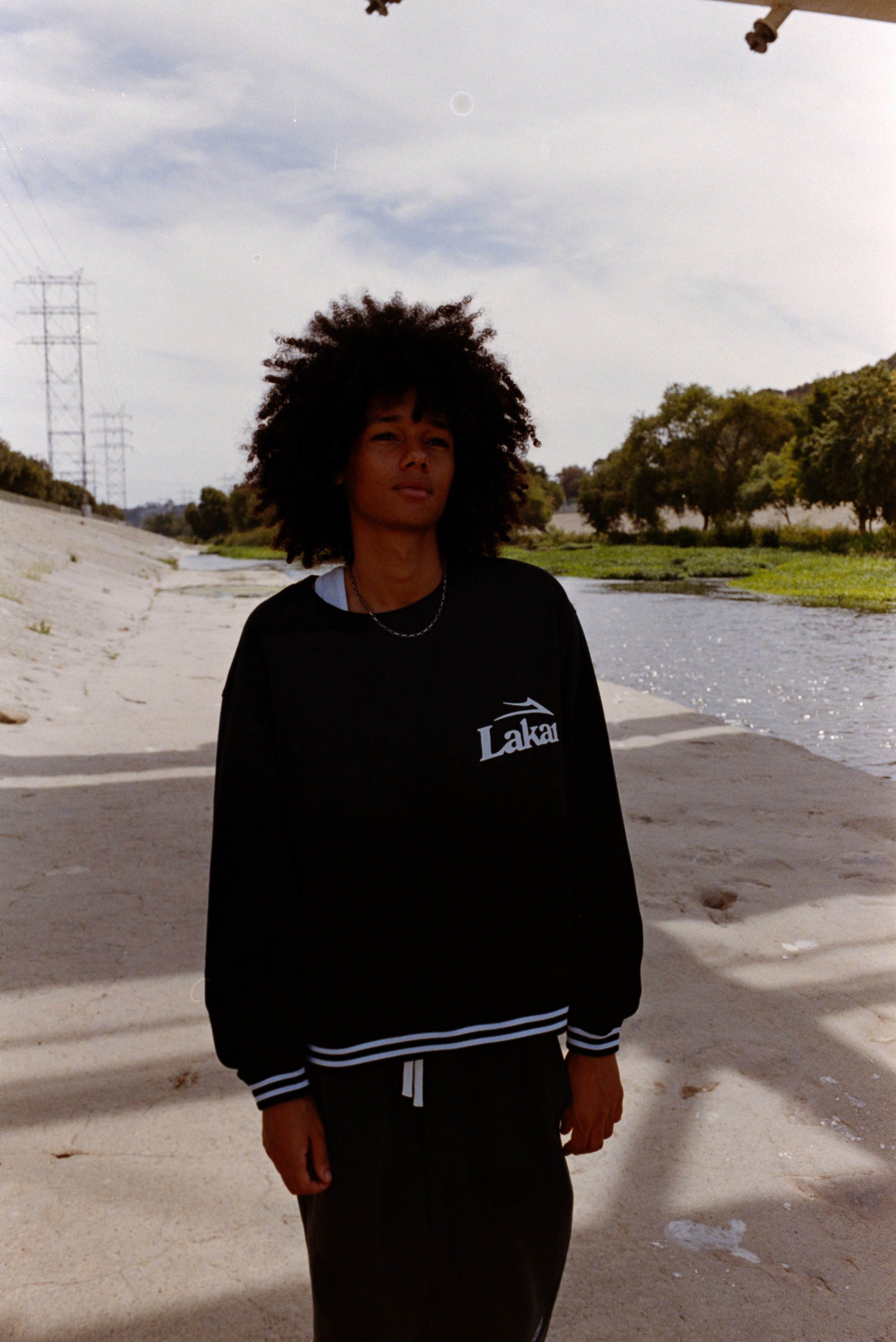 lakai-classic-oversized-sunfaded-crewneck-schwarz image 8