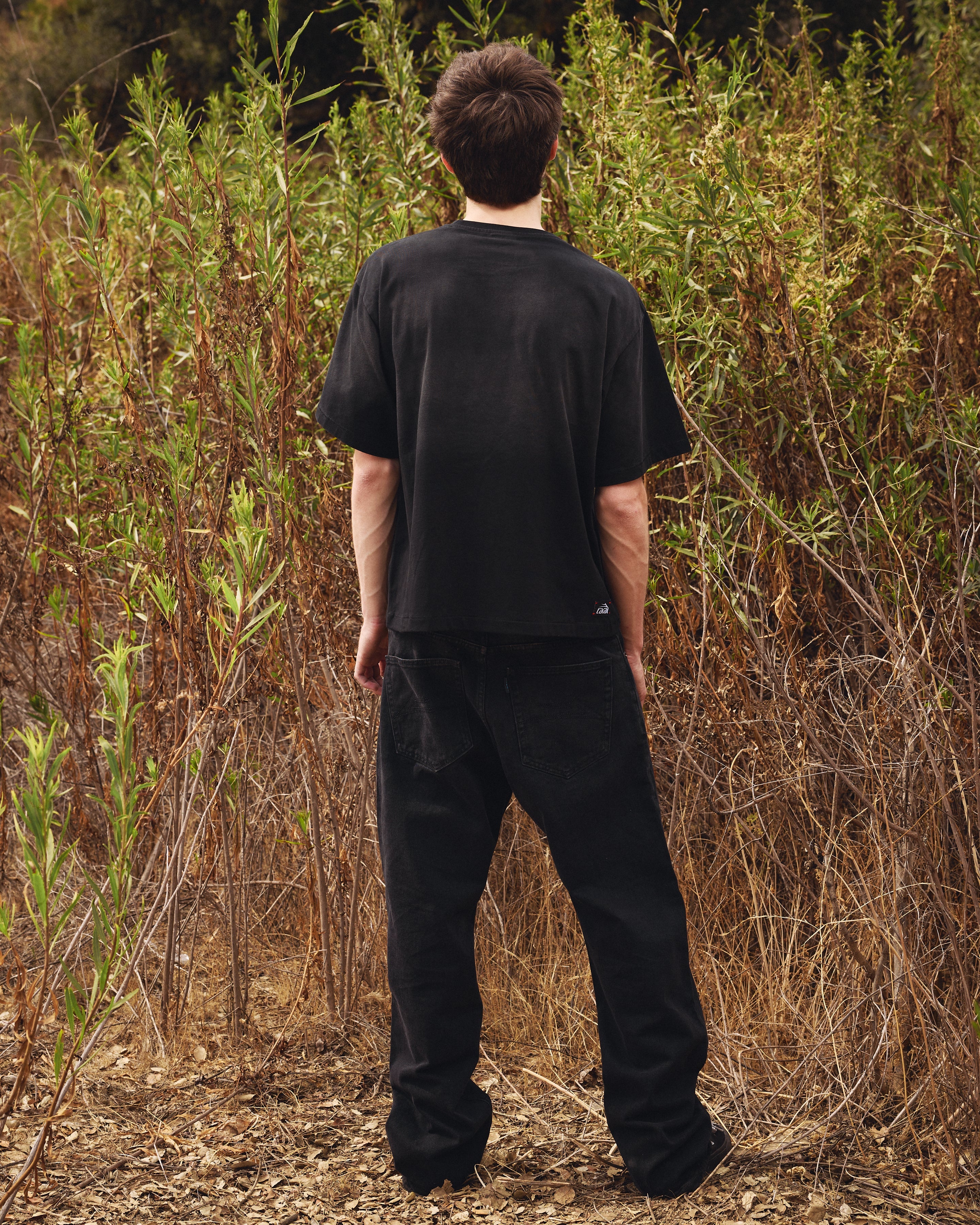 lakai-sunfaded-cropped-boxy-tee-t-shirt-black image 6