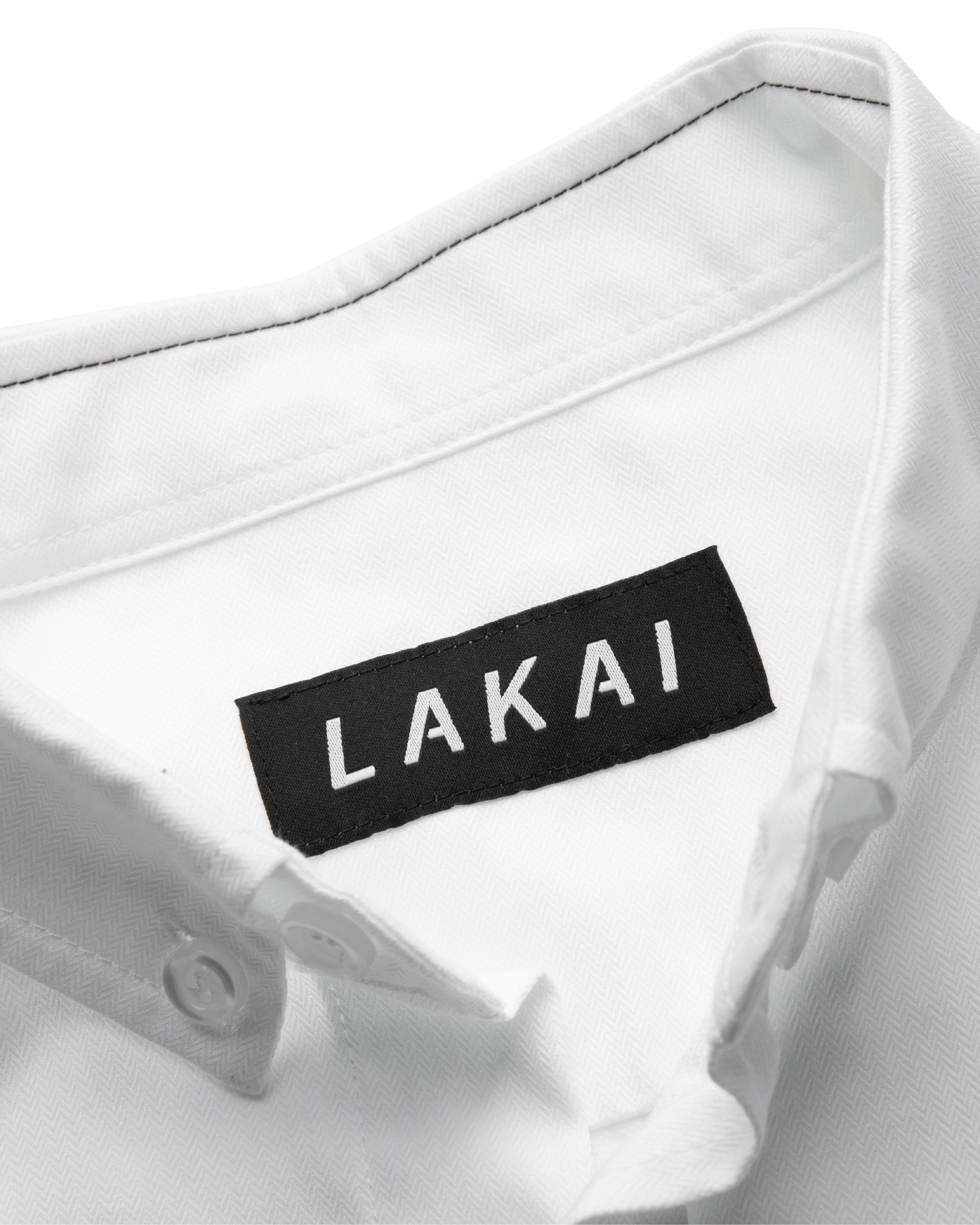 lakai-asymmetrical-placket-cerberus-hemd-wei image 3