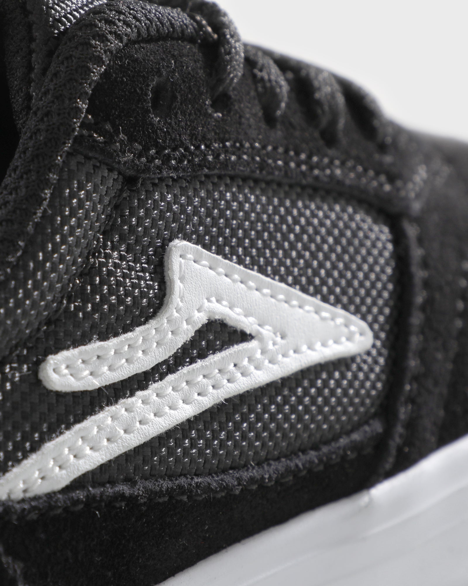 lakai-cambridge-kids-skateschuh-black-white-suede image 4