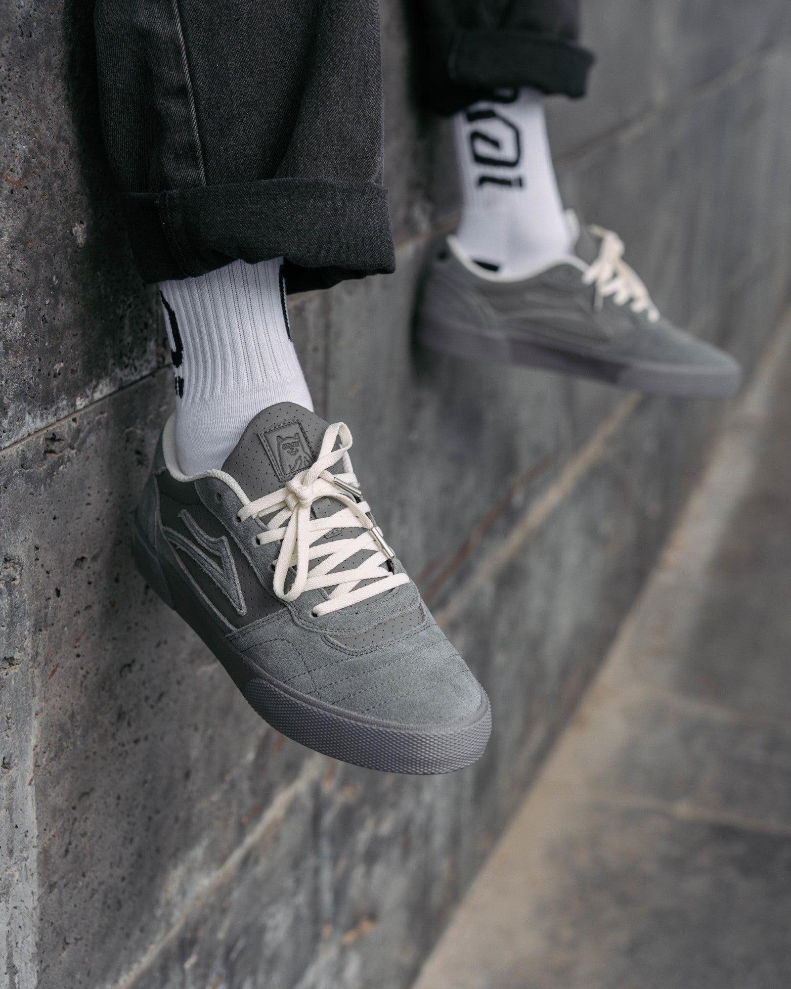 lakai-cambridge-x-ripndip-skateschuh-grey-suede-limited-edition image 7