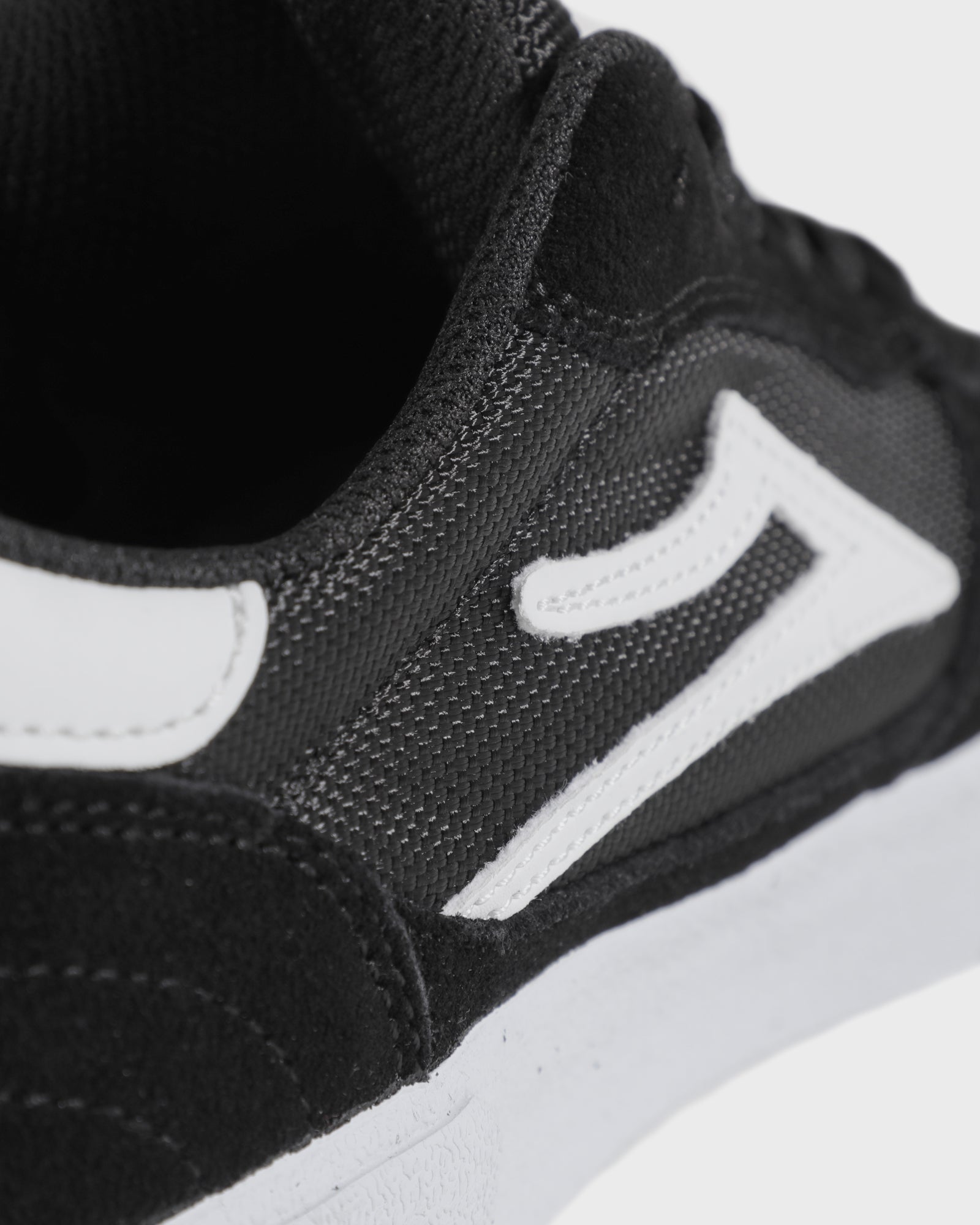 lakai-cambridge-black-white-suede-skateboard-schuh image 4