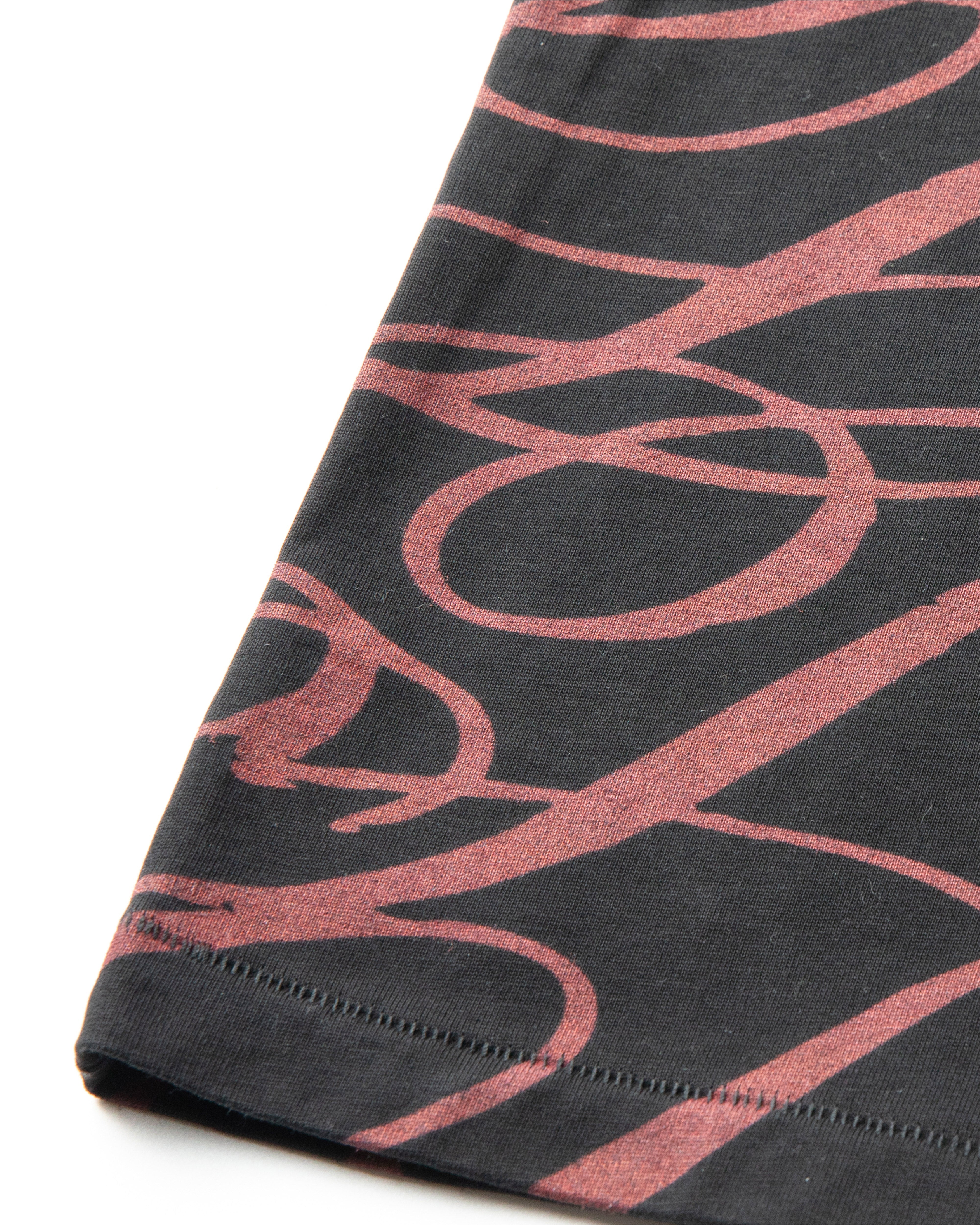 lakai-boxy-tee-signature-print-vintage-black-cropped-t-shirt image 6