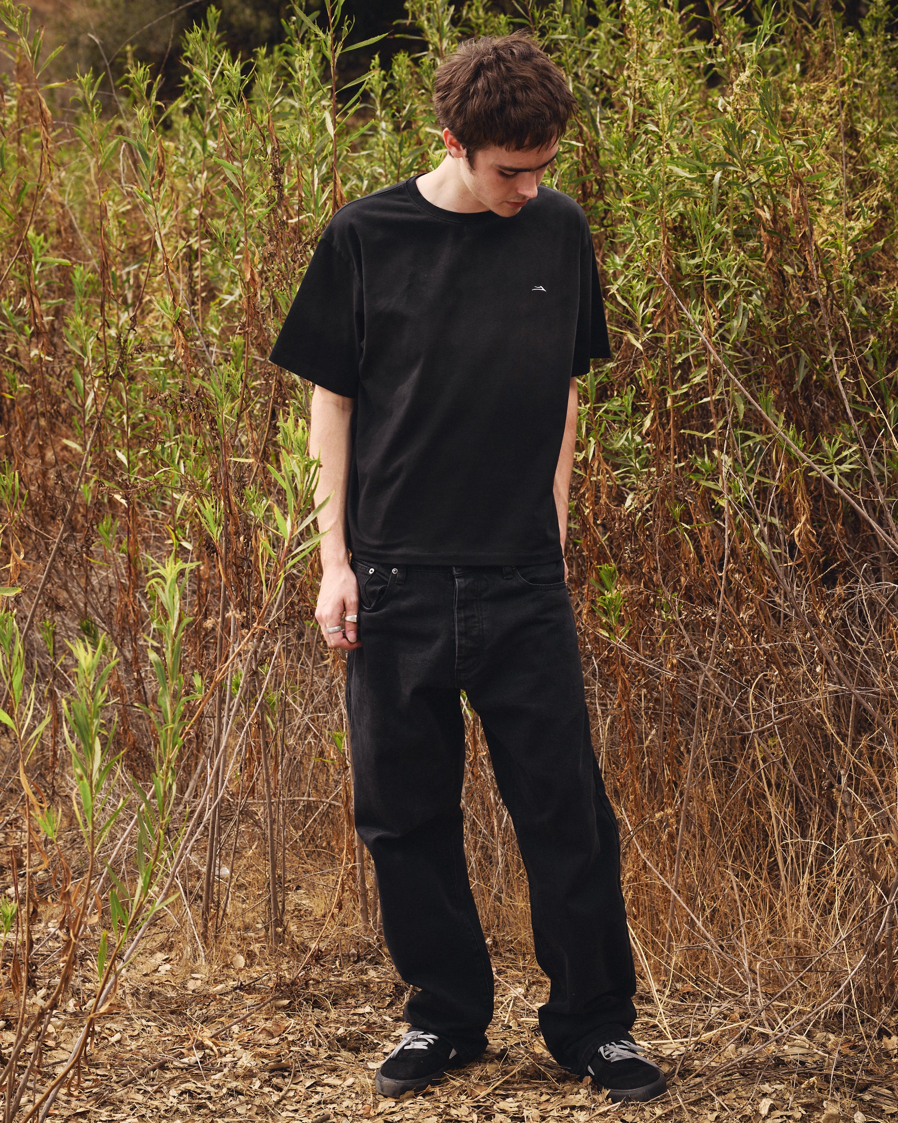 lakai-sunfaded-cropped-boxy-tee-t-shirt-black image 2