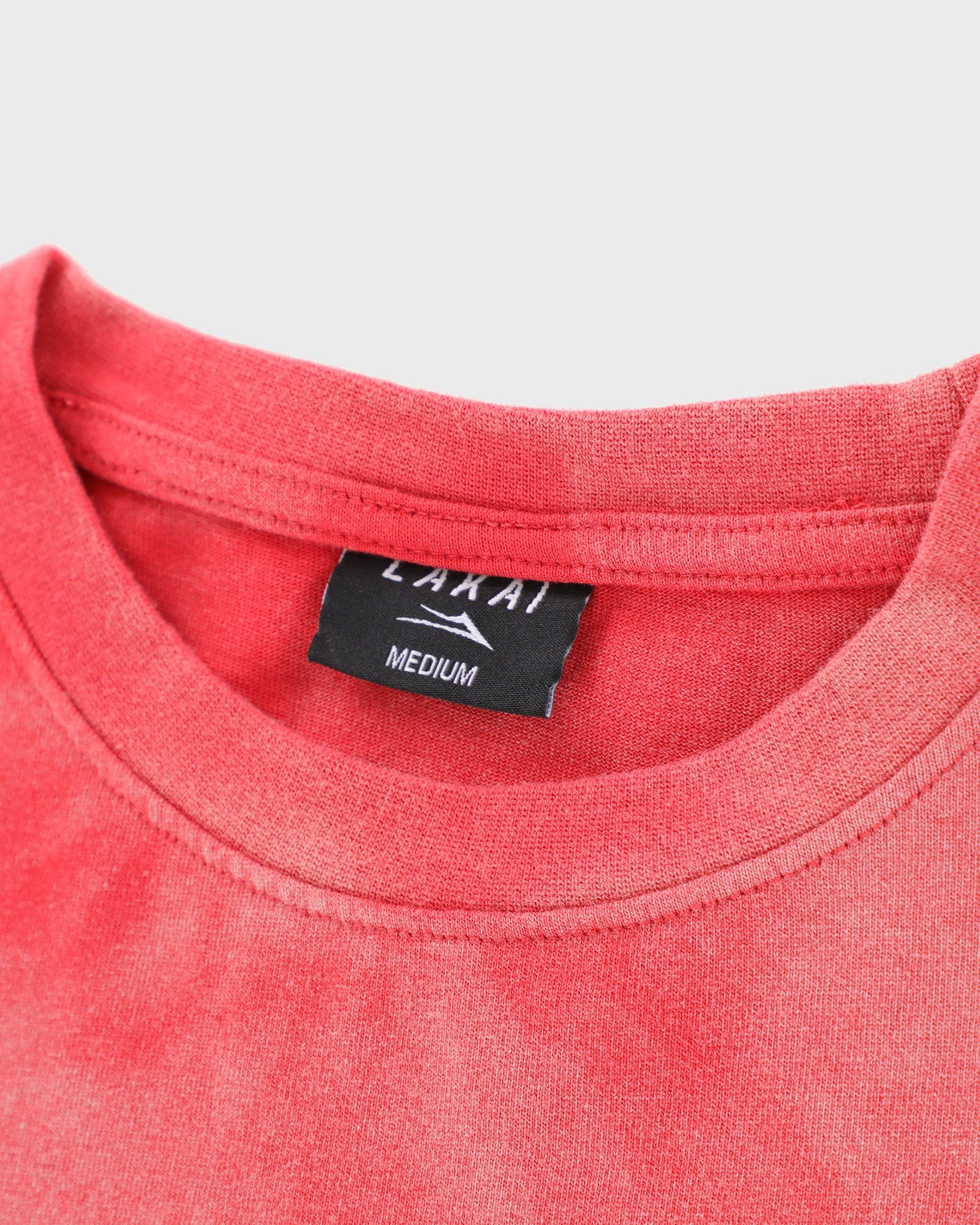 lakai-sunfaded-cropped-boxy-tee-rot-t-shirt image 4