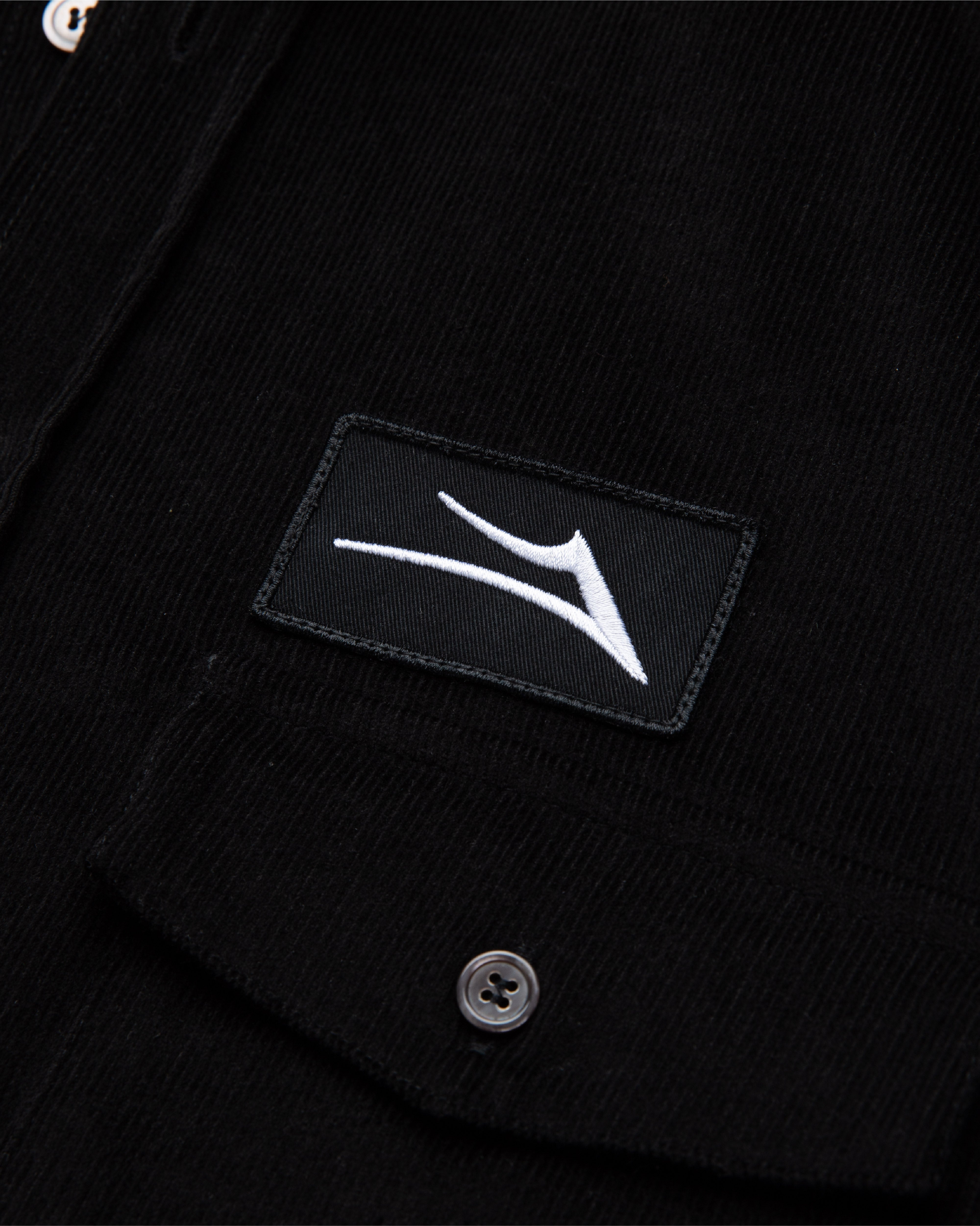lakai-hooded-corduroy-button-up-shirt-schwarz image 3