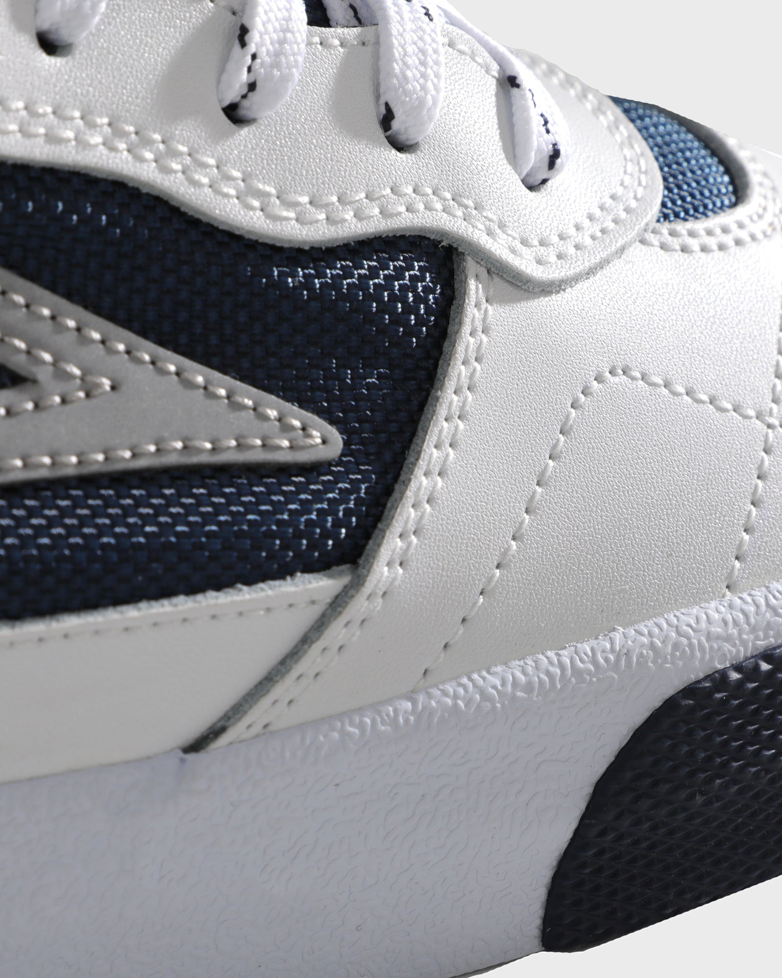 lakai-cambridge-white-leather-navy-reflective image 4