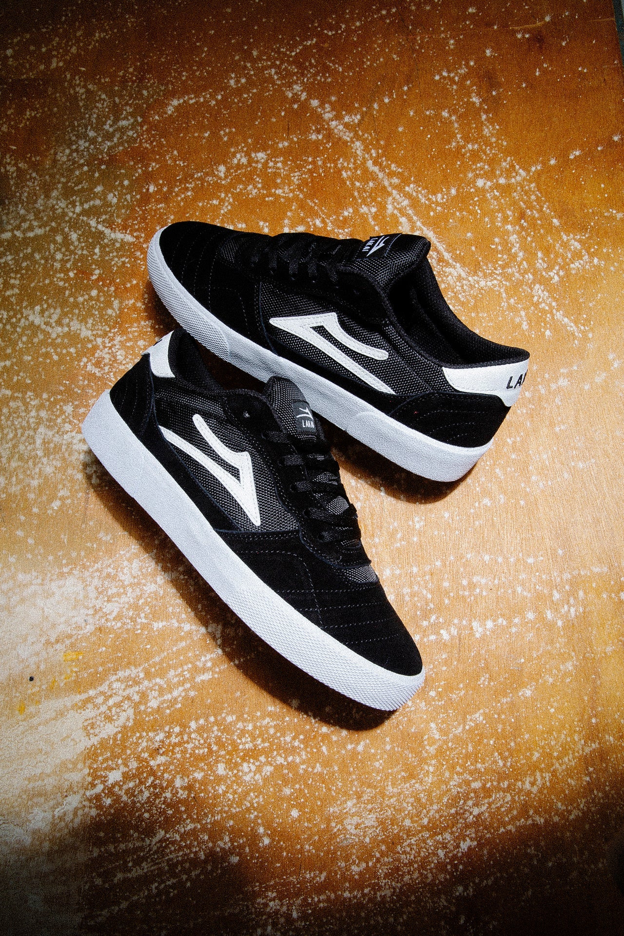 lakai-cambridge-black-white-suede-skateboard-schuh image 7