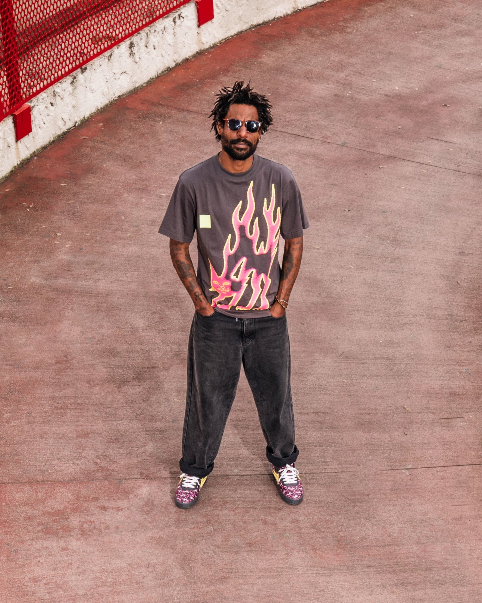 lakai-x-ripndip-pink-flame-ss-tee-t-shirt-gray-pink image 7